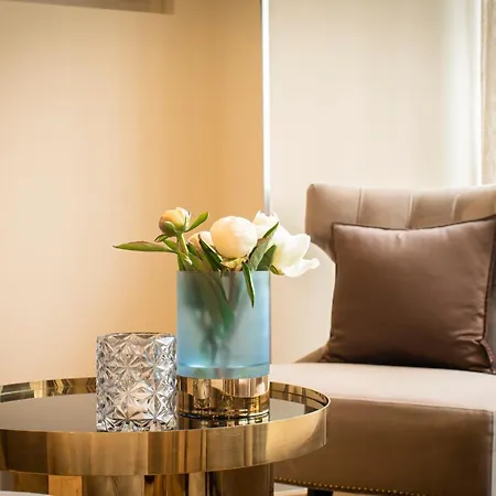 Arkade Am Theater 3*