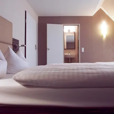 Arkade Am Theater 3*